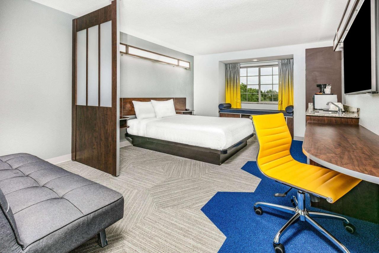 Microtel Inn & Suites By Wyndham Austin Airport Eksteriør bilde