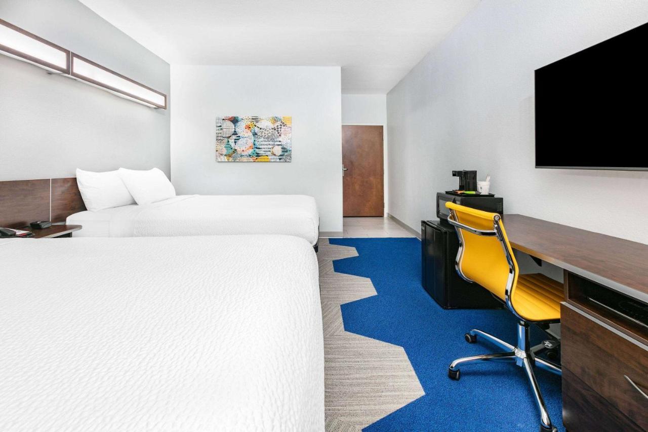 Microtel Inn & Suites By Wyndham Austin Airport Eksteriør bilde